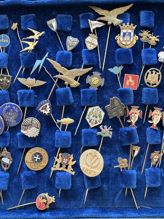 Alfinetes pins varios