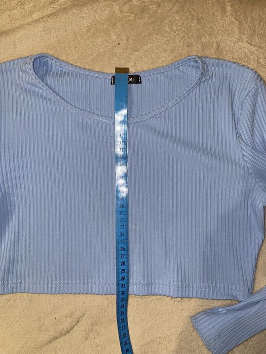 Костюм блакитний юбка з розрізом і топ