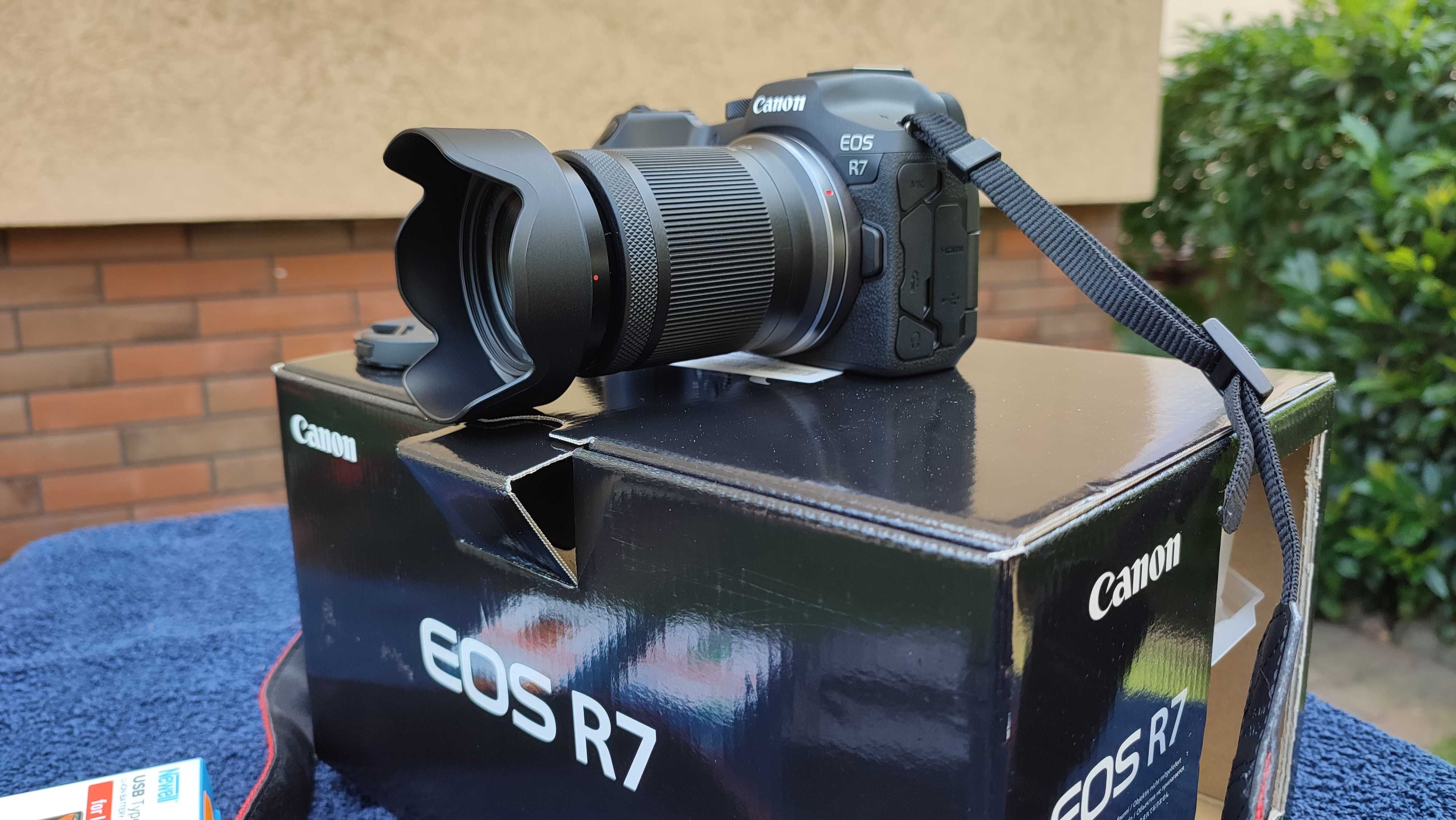 Canon EOS R7 plus obiektyw Canon RF-S 18-150 mm f/3.5-6.3 IS STM