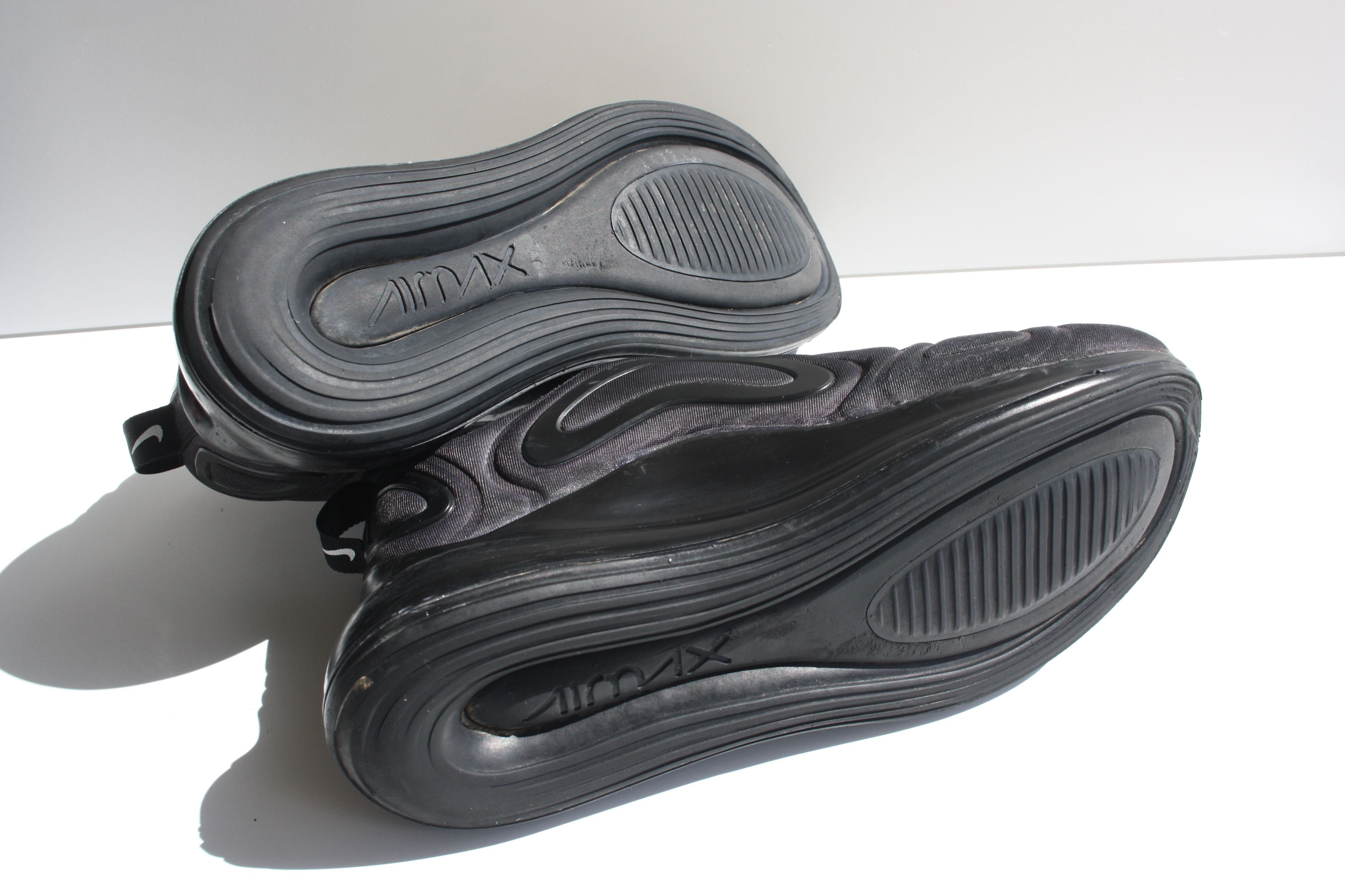 Кросівки Nike Air Max 720 Black 36.5 розмір