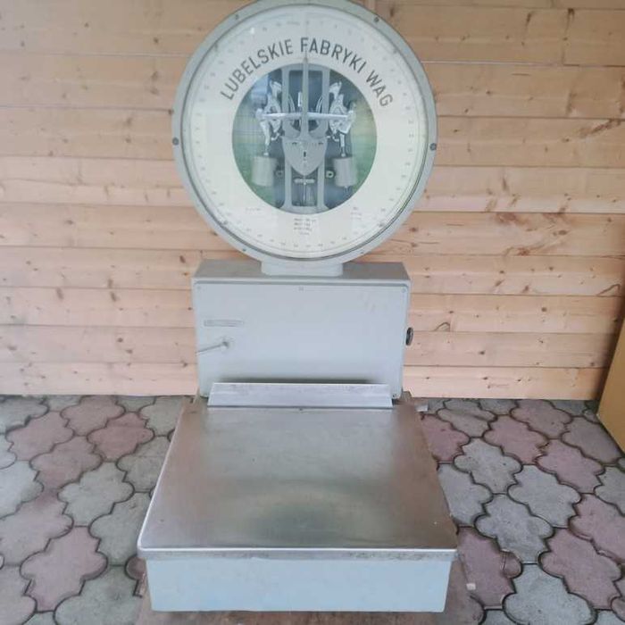 Waga stojaca starych czasow