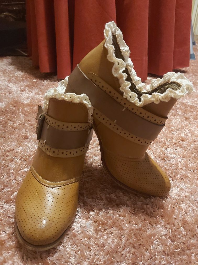 Botins camel personalizados + Botins pretos em pele genuína, 36