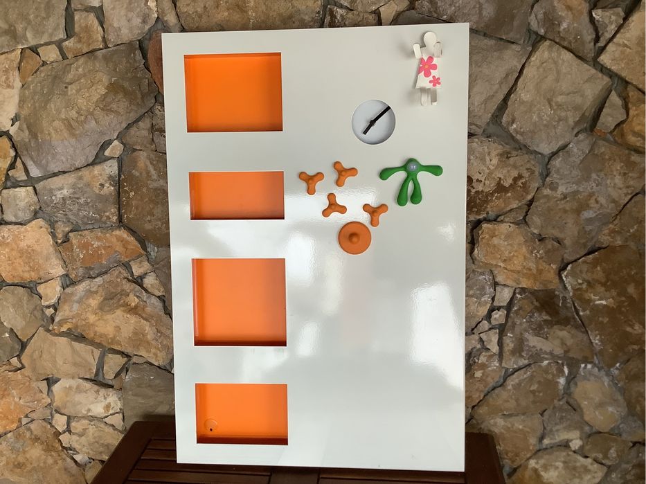 Quadro iman, com relógio incutido