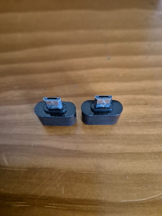 Conjunto 2 Adaptador OTG Micro USB para USB preto

Bovo sem uso
