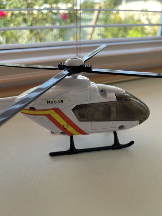 Гелікоптер іграшковий на батарейках