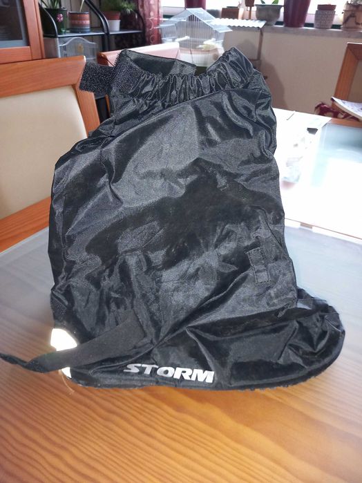 Vendo botas para andar de mota à chuva da marca storm