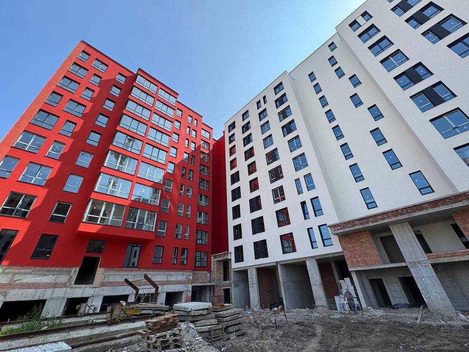 Велика однокімнатна в центрі міста. Здача кінець 2025