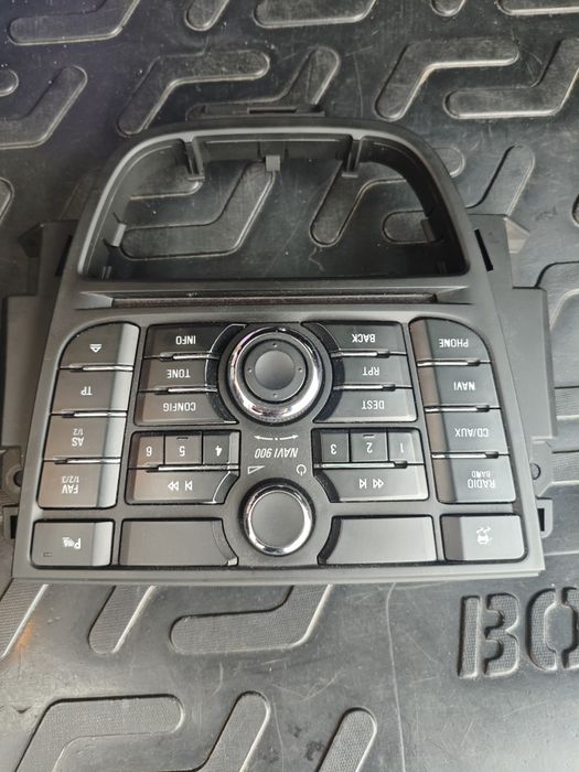 Штатна мультимедіа NAVI 900 OPEL Astra j .в гарному стані .