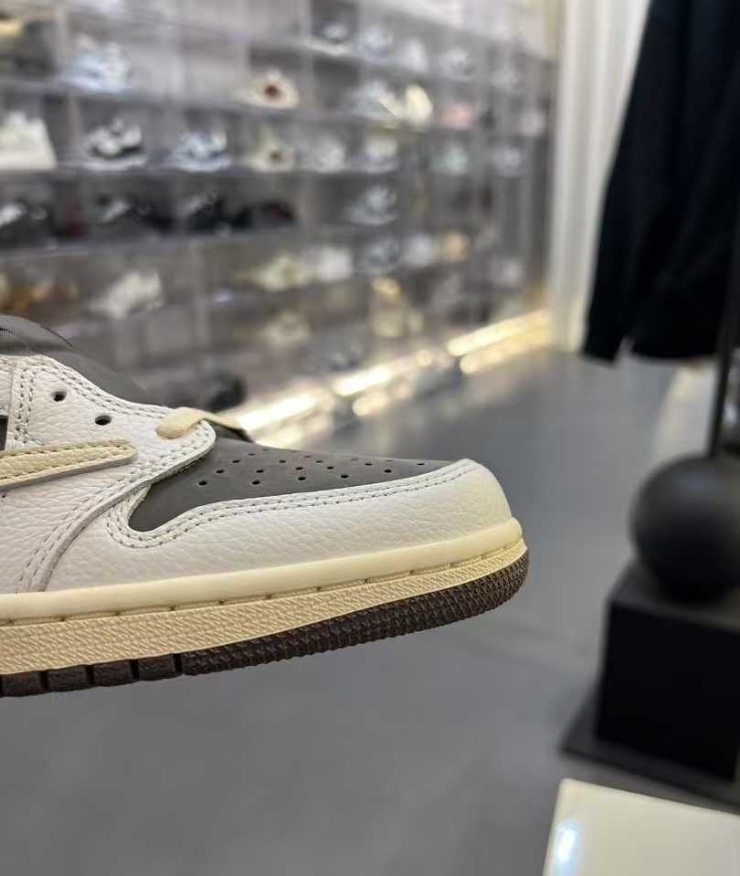 Buty Nike Retro Low OG SP r40 / jordan 1 / Reverse / Travis Scott
