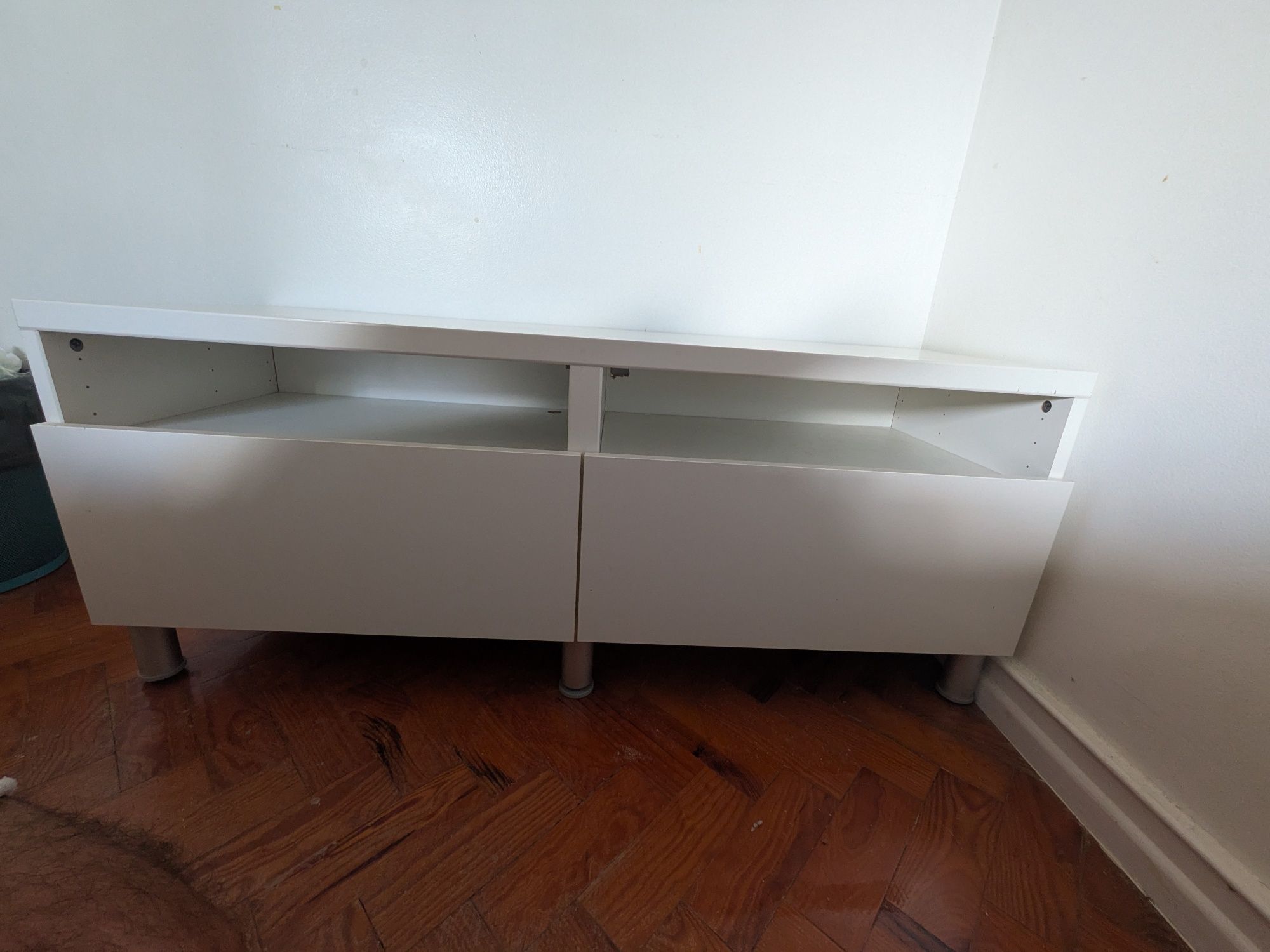 Móvel de TV IKEA BESTÅ, cor branca, 120x40x40