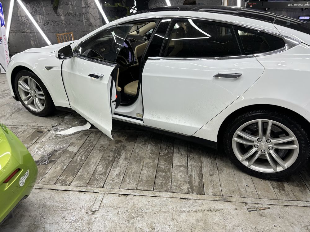 Tesla Model S 60 kWt