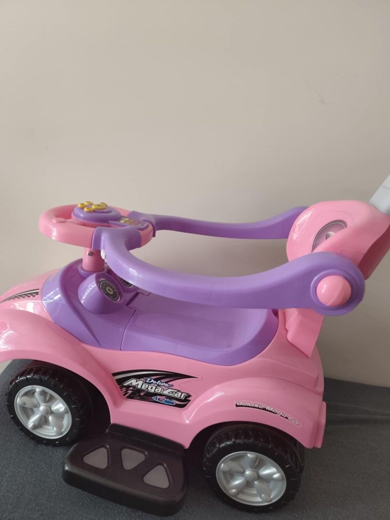 Jeździk auto dla dziewczynki