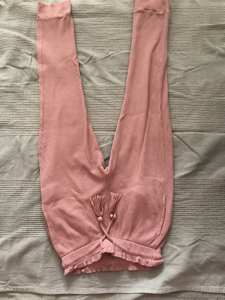 Piekne spodnie dresowe Coccodrillo 158