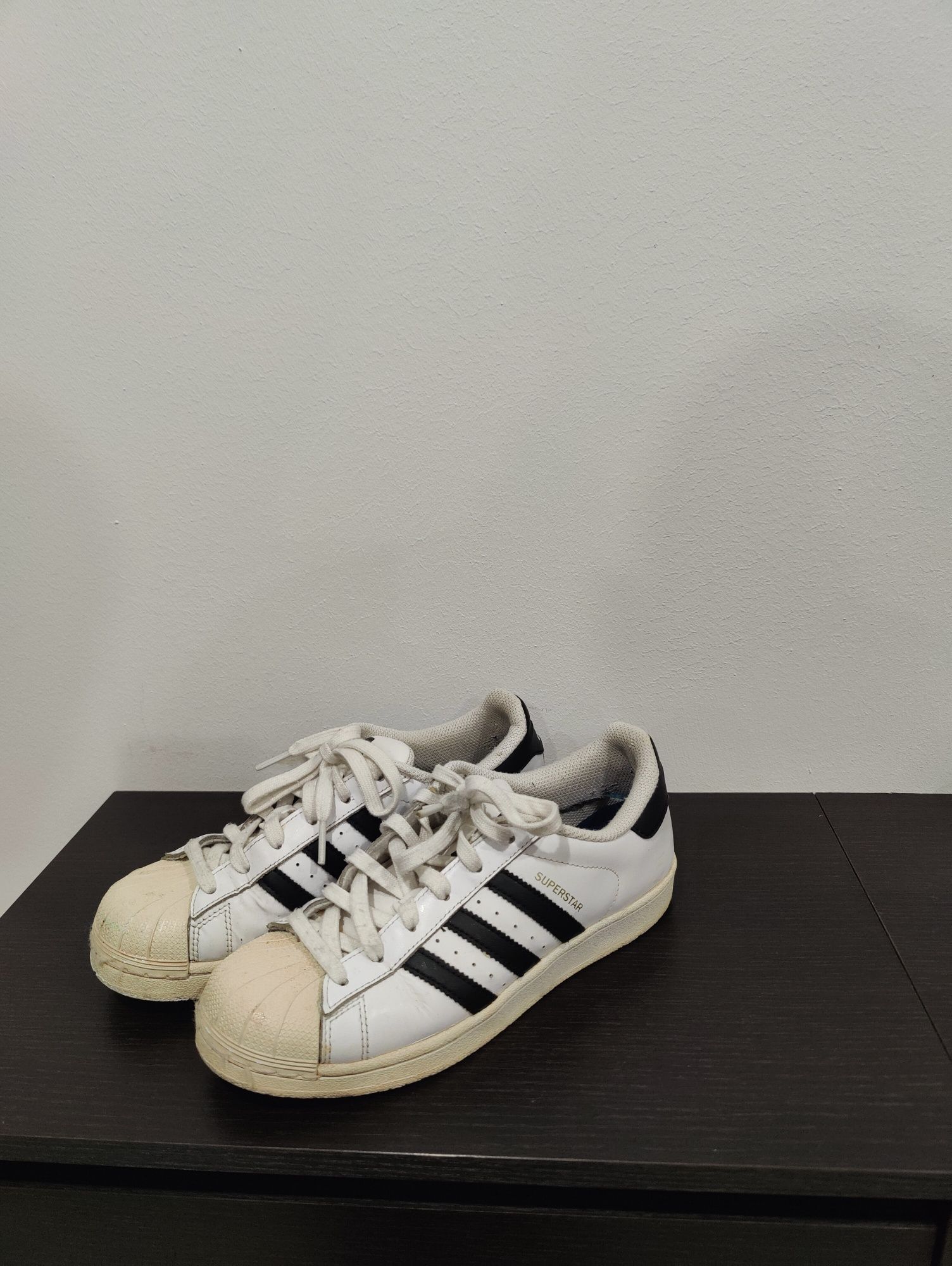 Tênis adidas superstar 38/2