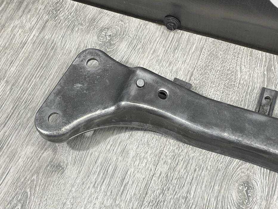 Траверса МКПП 6-ти ступ Е34/E31 M60/M62 Код:858