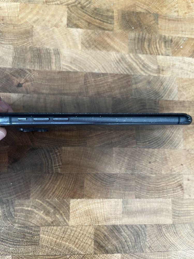 iPhone 11 w bardzo fajnym stanie!