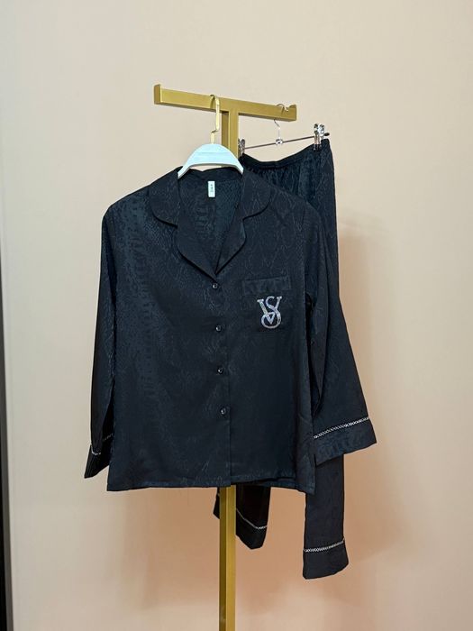 Атласна  Піжама стиль VS /піжама чорна жіноча стиль Victoria Secret