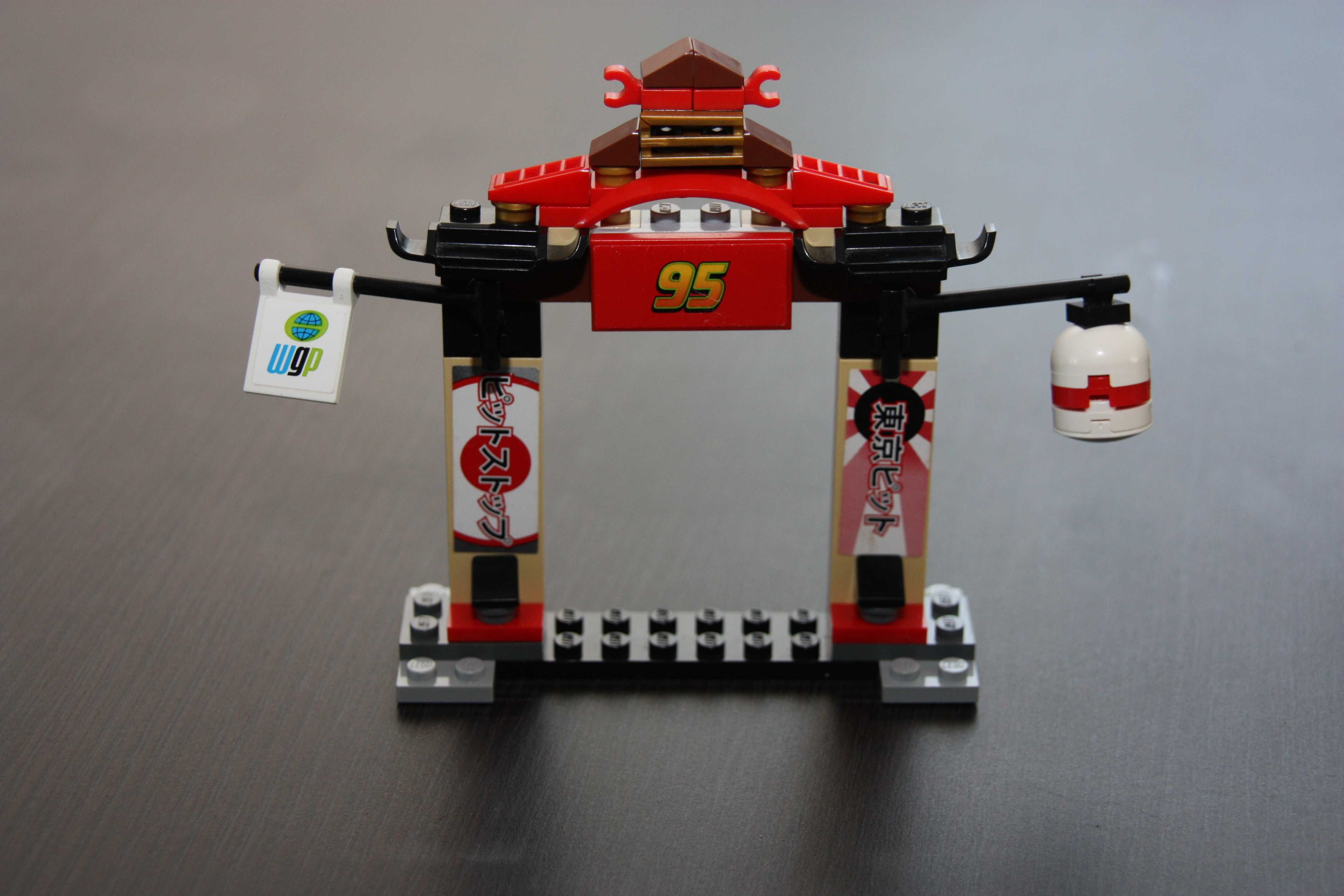 Lego 8206 Auta Stanowisko postojowe w Tokio- kompletny