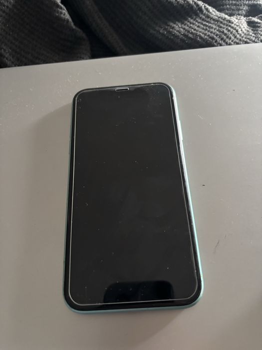 2 iPhone 11 Preto(128GB) Azul(64GB)