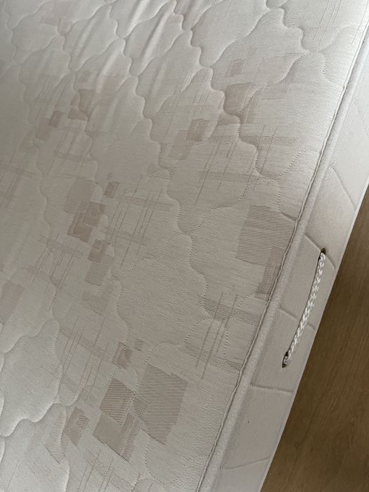 Łózko drewniane z materacem 200x90 jak nowe