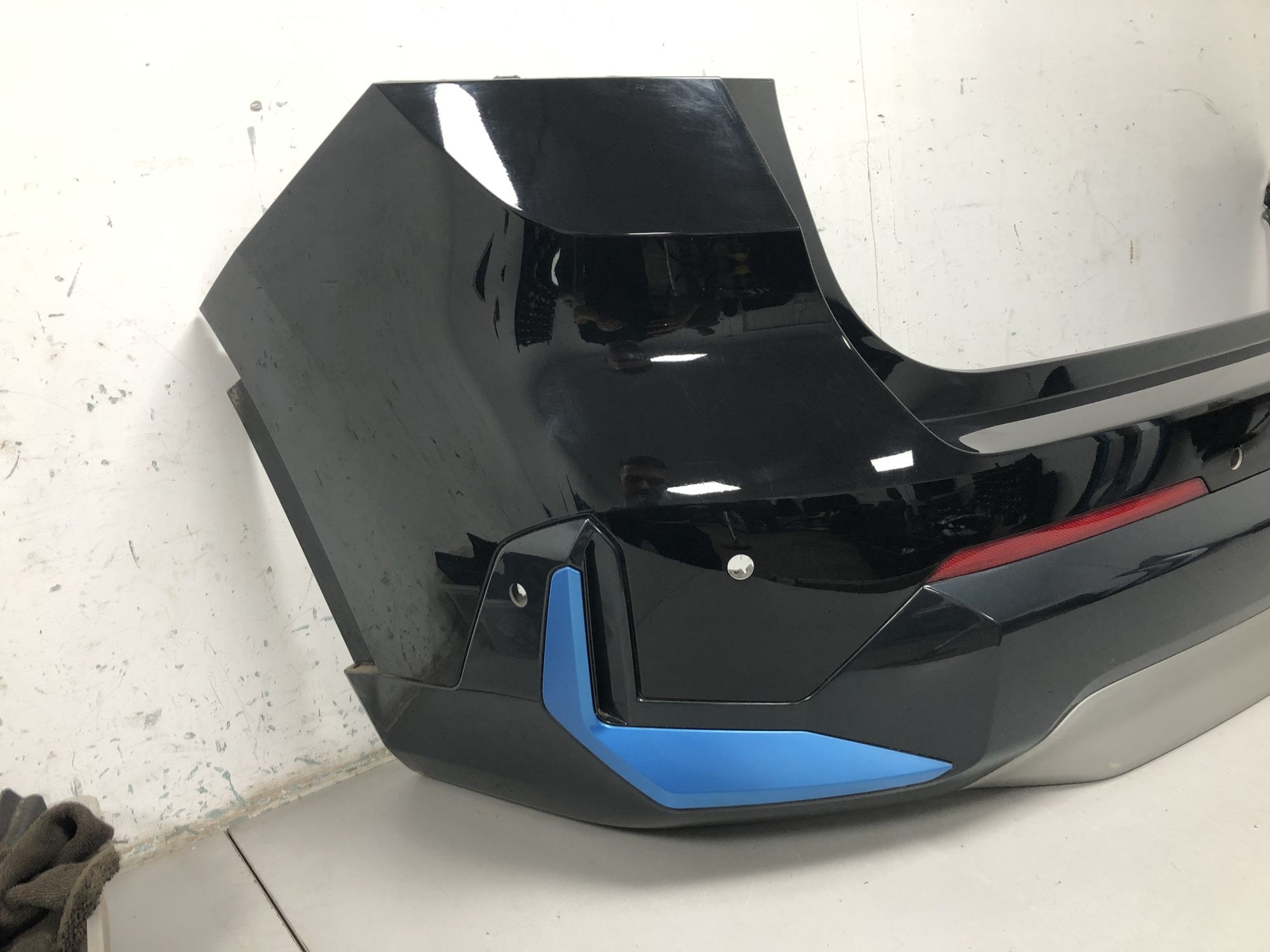 Задній бампер BMW iX1 U11 колір 668 2022-