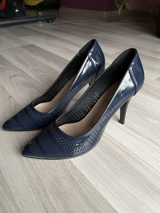 Granatowe szpilki czółenka 38