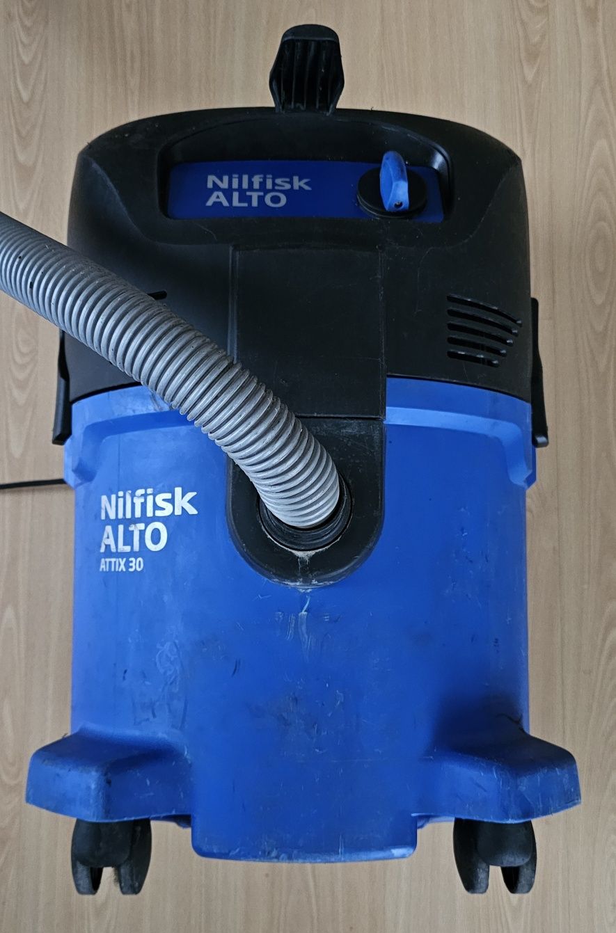 NILFISK ALTO ATTIX 30-01 Odkurzacz na Sucho i Mokro 1200Watt Rura/Wąż