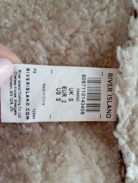 Чудовий брендовий тренч, куртка, еко шубка