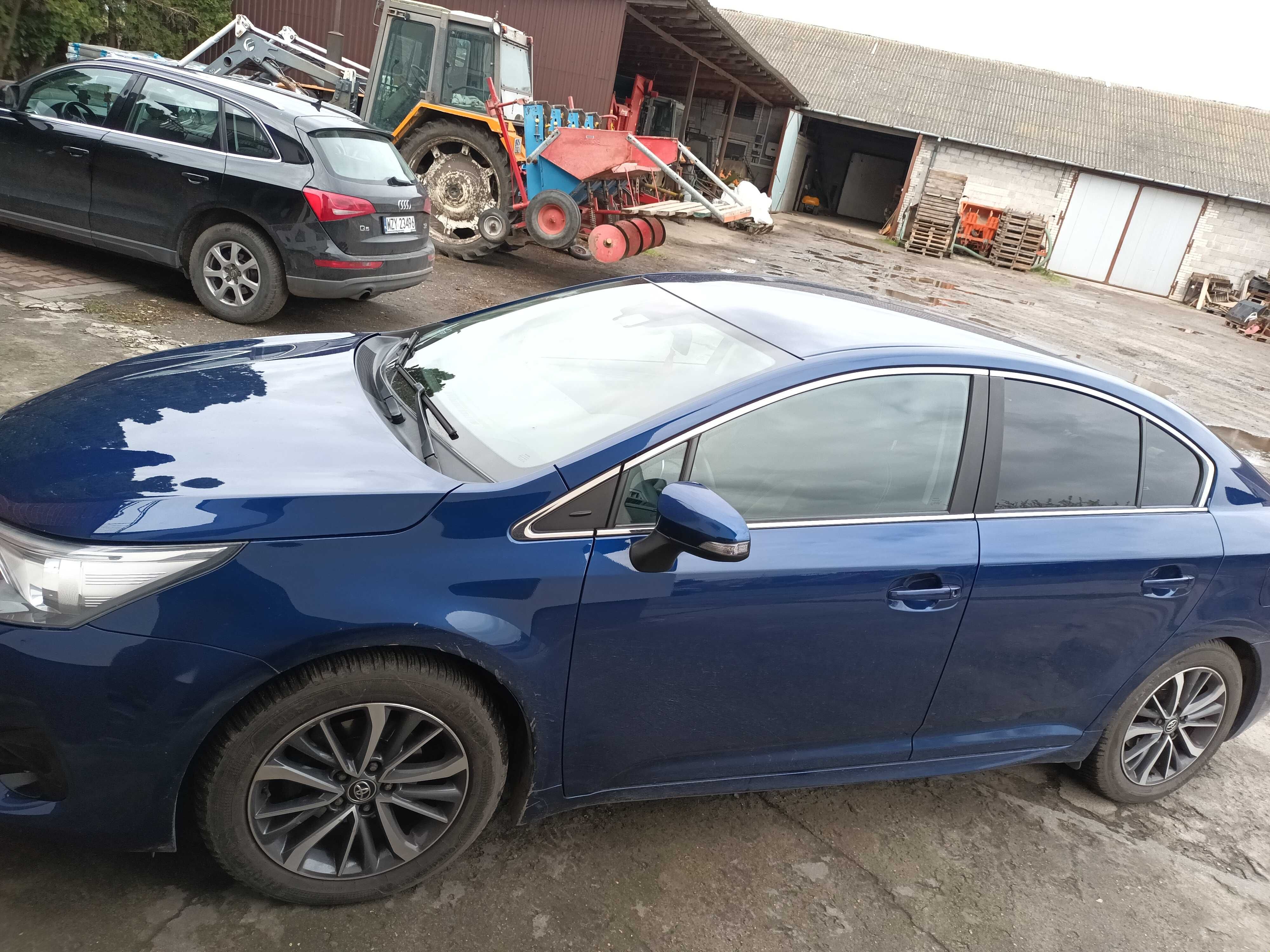 TOYOTA avensis 2015rok