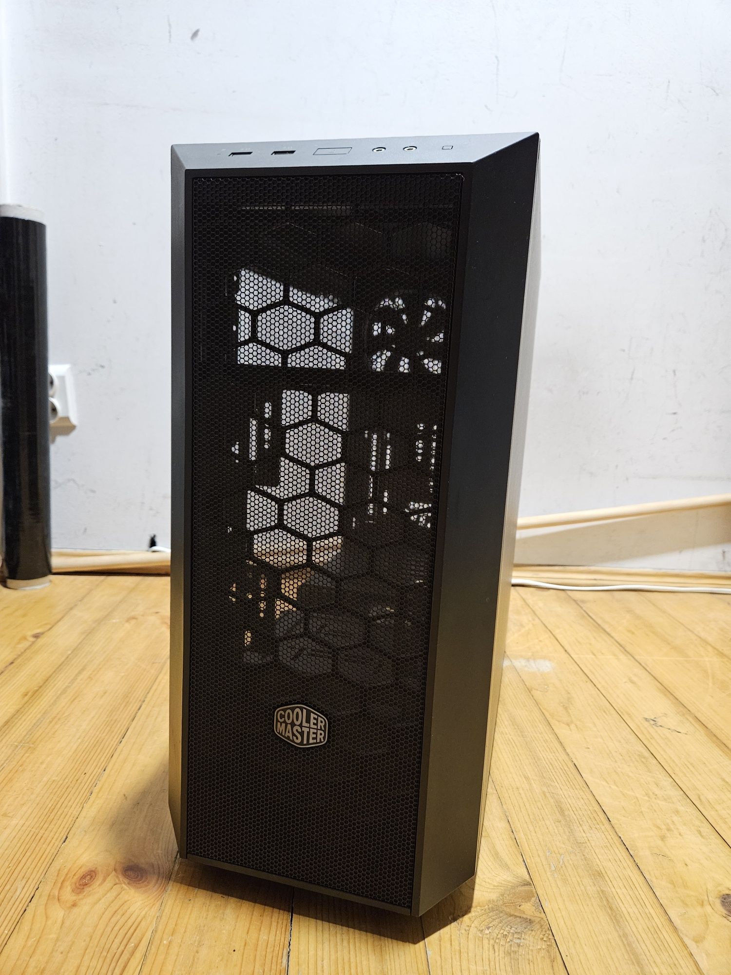 Obudowa Cooler Master Masterbox 5 plus kółka