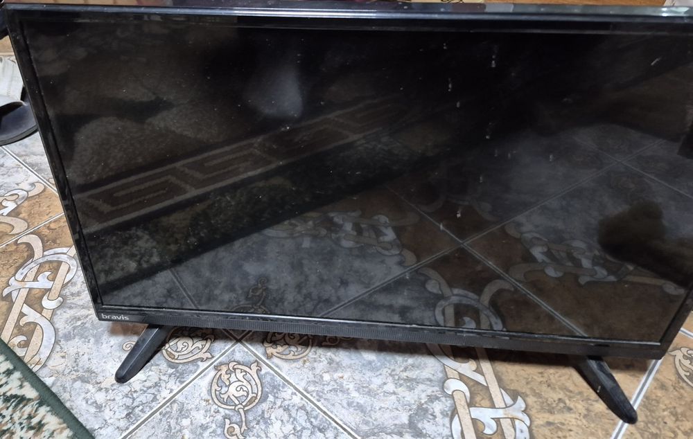 Телевізор Bravis 24 дюйми