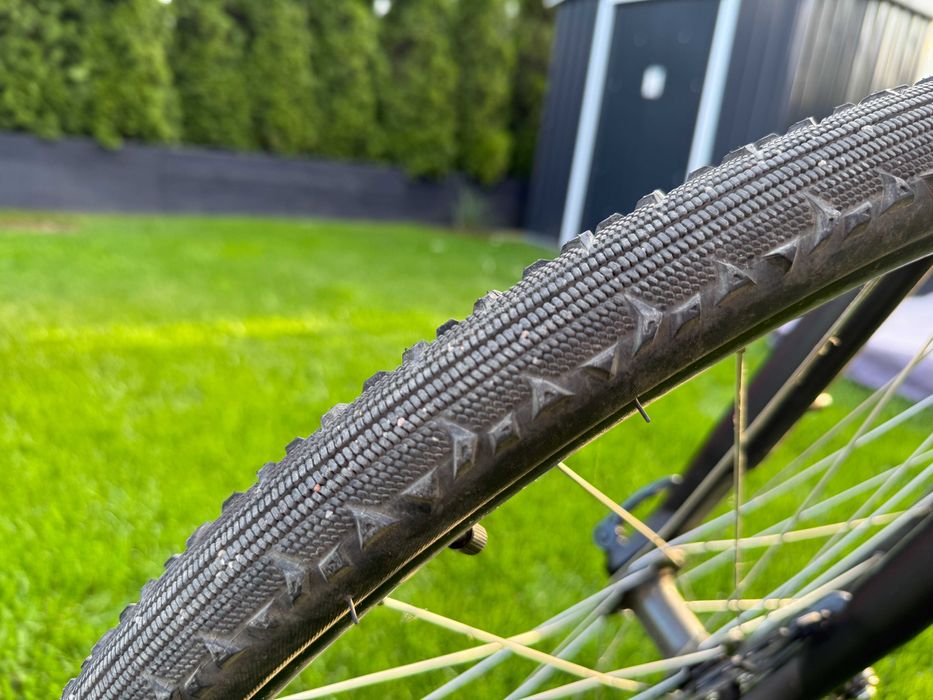 Rower crossowy BTWIN Riverside 500 czarno-czerwony rozmiar M