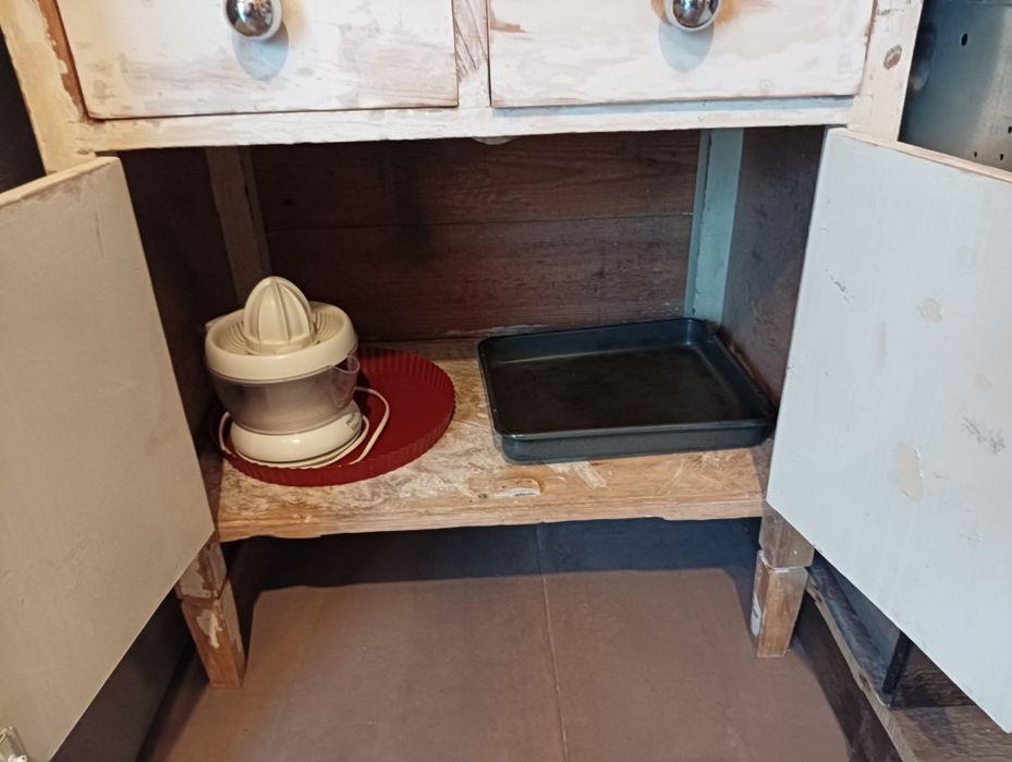 Armário de cozinha restaurado