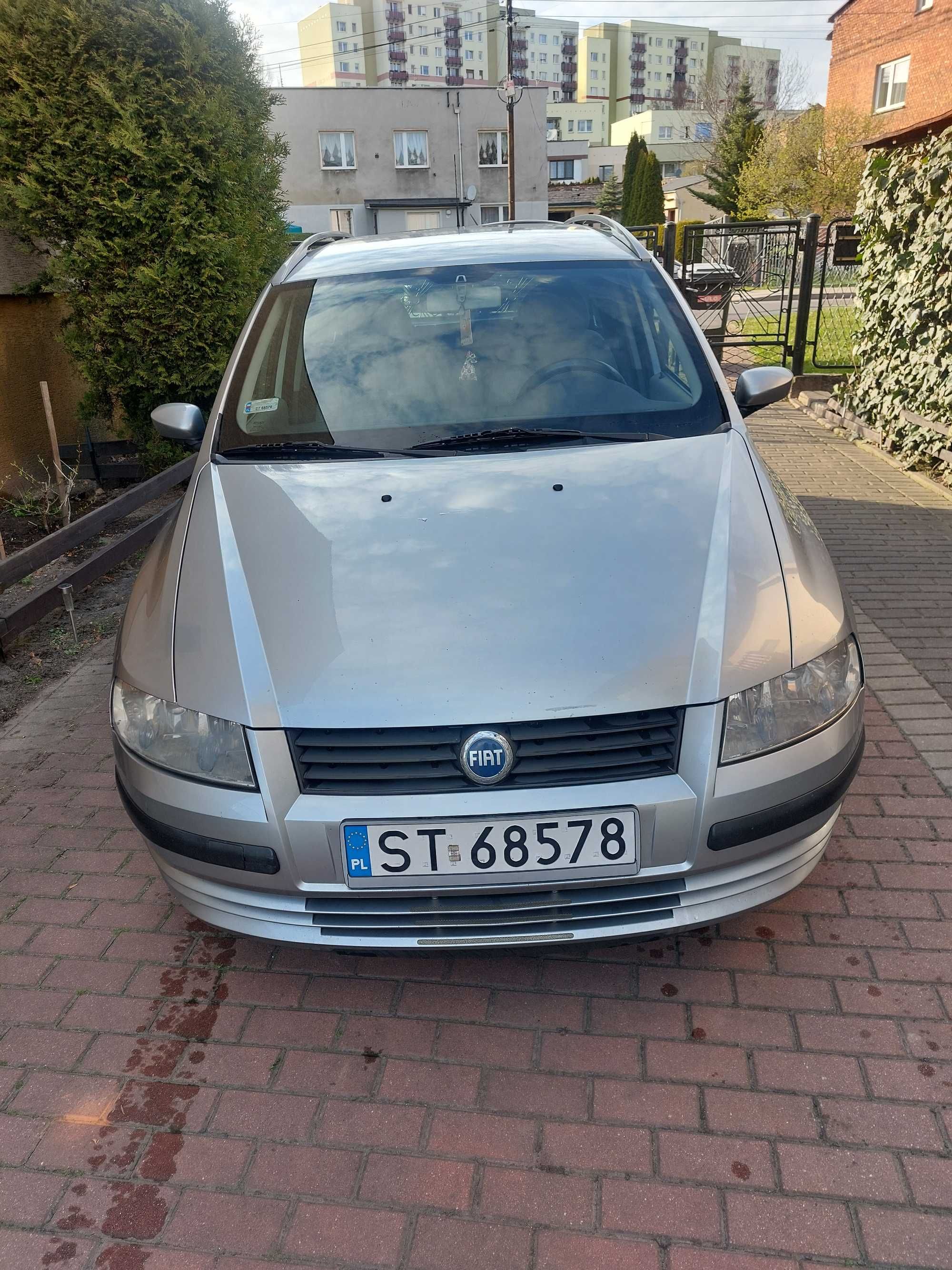 Srebrny Fiat Stilo 2004