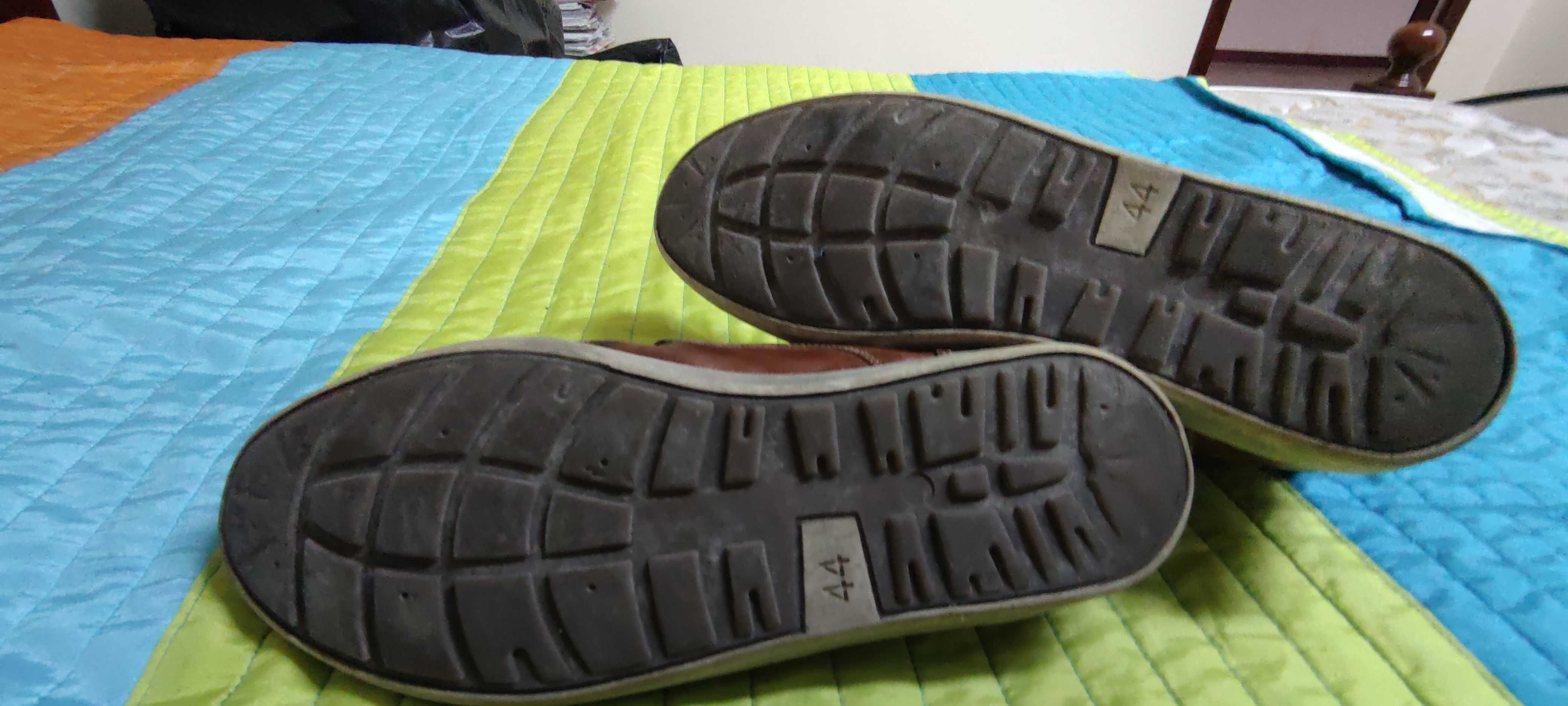 Botas 100% pele da Decénio tam. 44