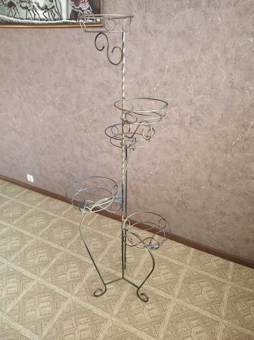 Підставка для квітів металева