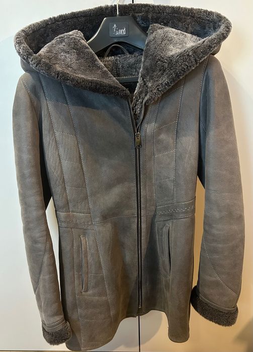 Skórzany kożuch z kapturem w rozmiarze XS