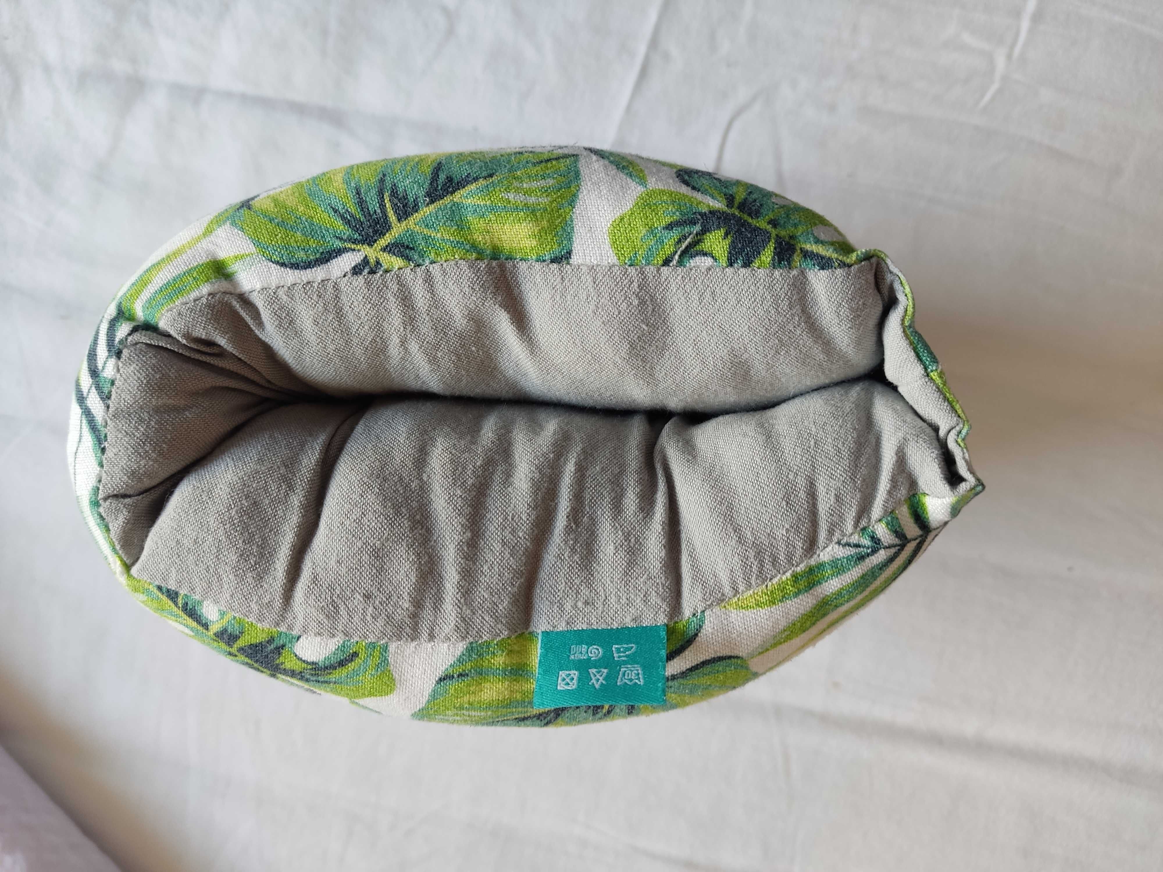 Używana poduszka mufka do karmienia