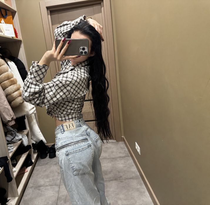 Джинси з розрізами