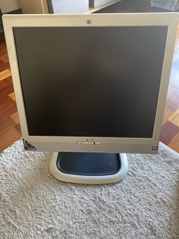 Monitor hp 1730 usado