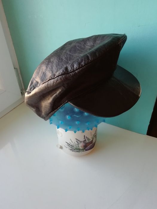 Kaszkiet, beret, czapka na jesień, zime, skóra naturalna. Markowa,, z