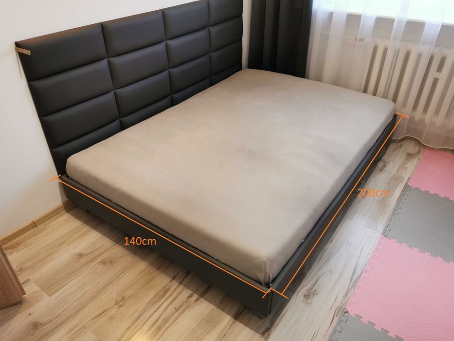 Łóżko sypialniane - stelaż plus materac - 140cm x 200cm - Polecam!