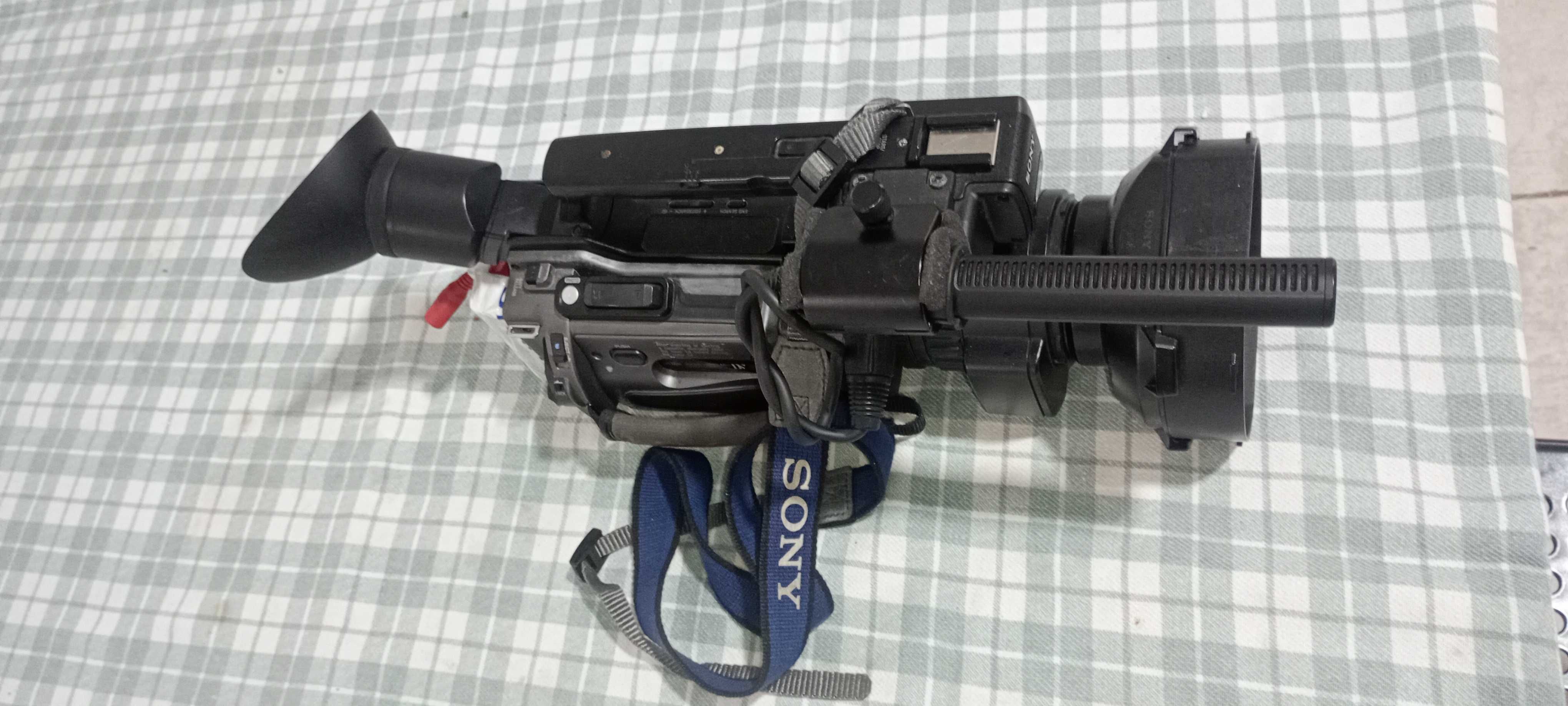 Sony DSR-PD170 DVCAM MiniDV Camcorder