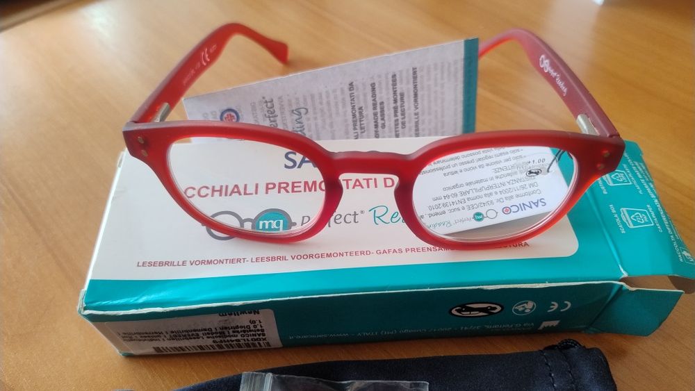 Okulary korekcyjne Sanico + 1,00 czerwone, nowe.