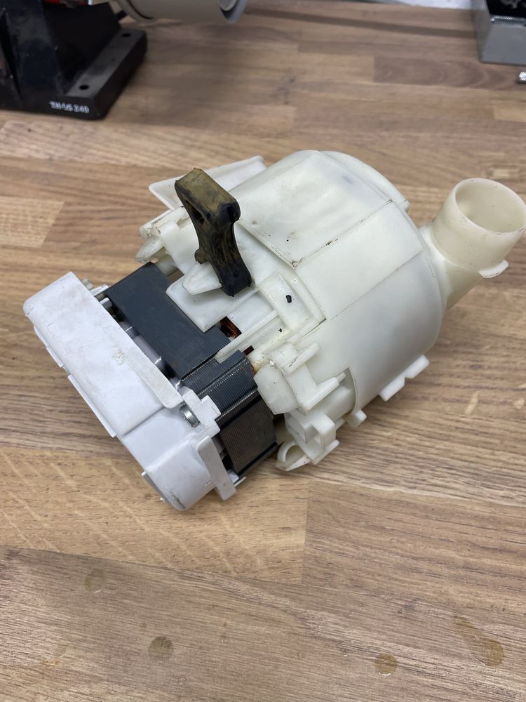Bosch SMV50E70EU pompo grzałka