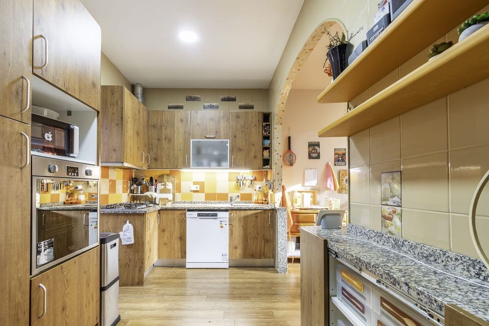 Quartos para arrendar em moradia T3 – Vale Formoso / Paranhos (Porto)