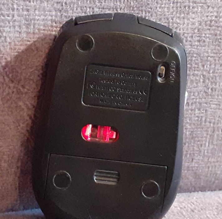 Myszka bezprzewodowa laserowa USB , baterie gratis