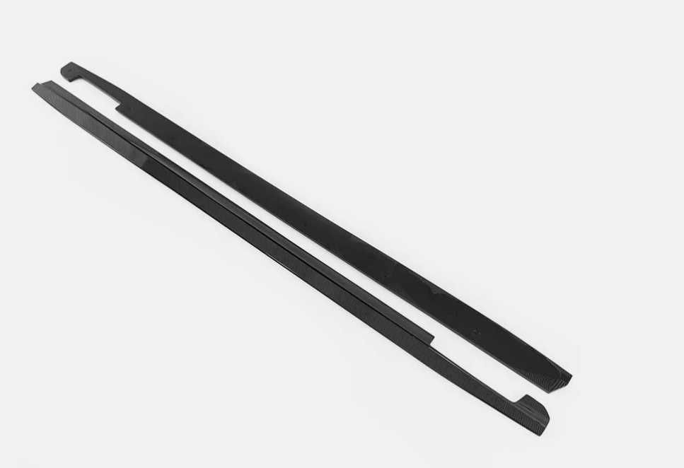 Dokładki Boczne Listwy Pod Progi AC STYLE BMW G20 G21 CARBON / CZARNE