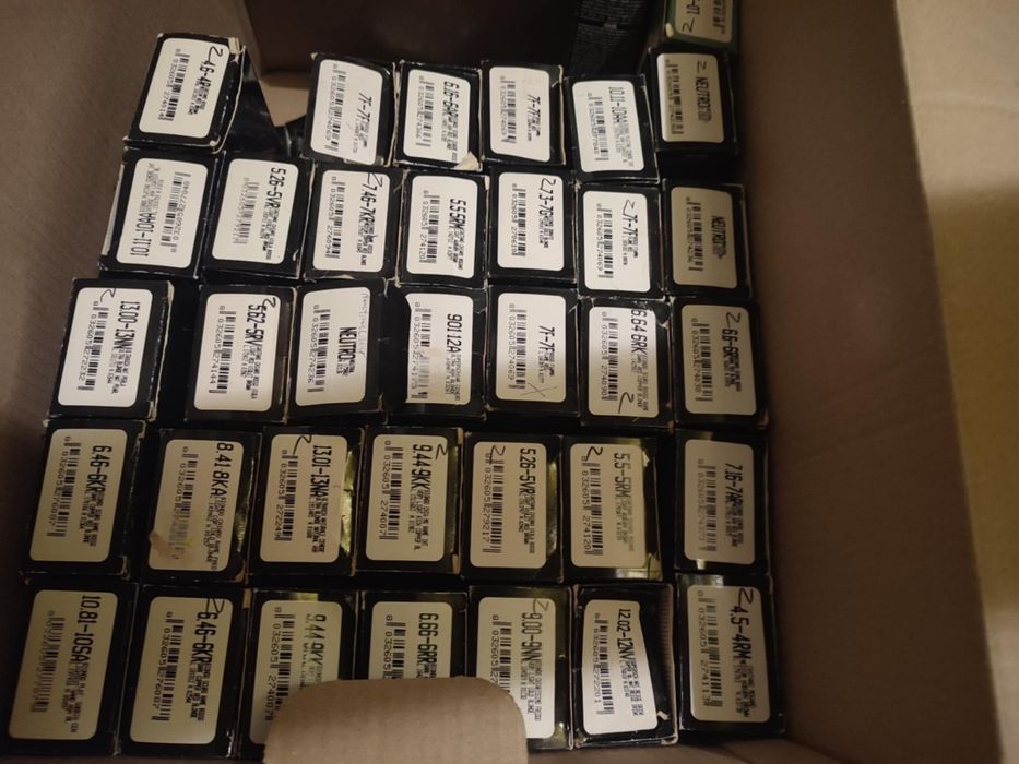 Sprzedam farby Artego – napoczęte, w każdej jest połowa lub więcej