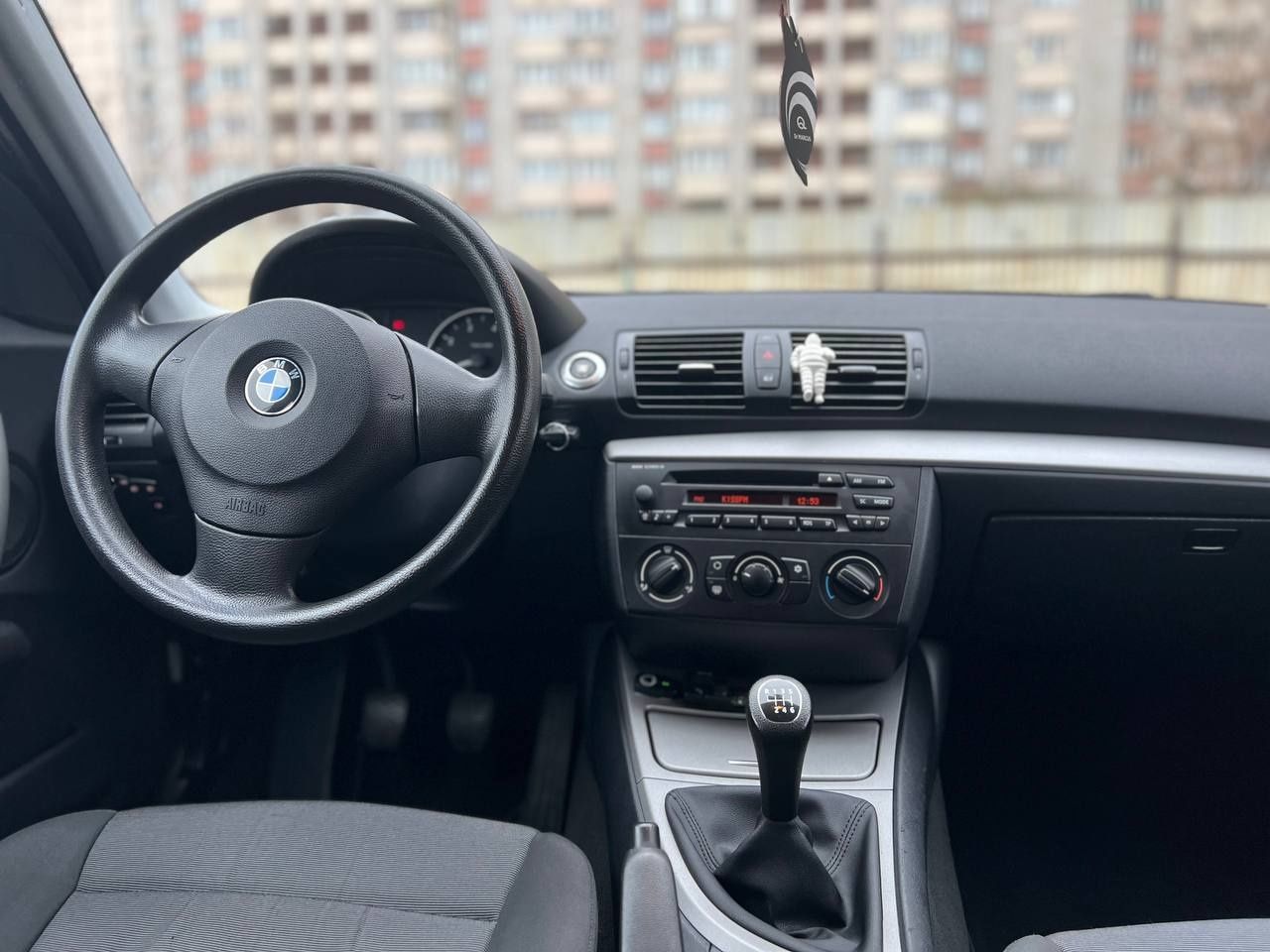 Продам  BMW E87 116I